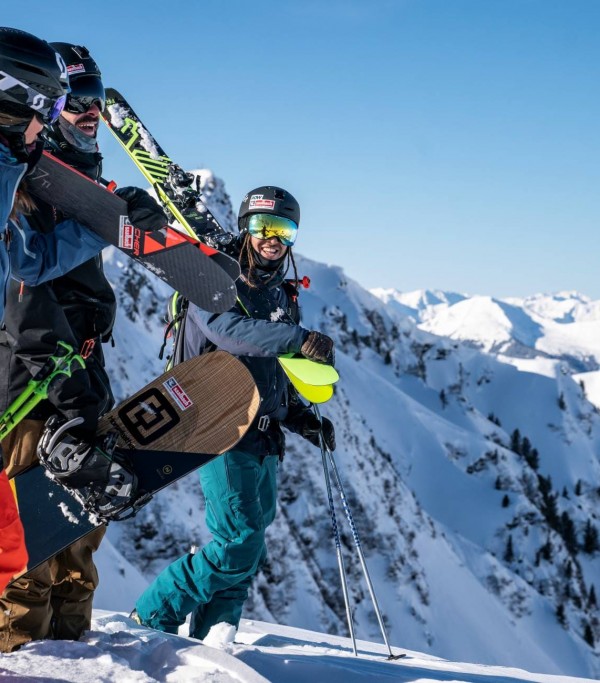 Skifahrer und Snowboarder © saalbach.com, Stefan Voitl