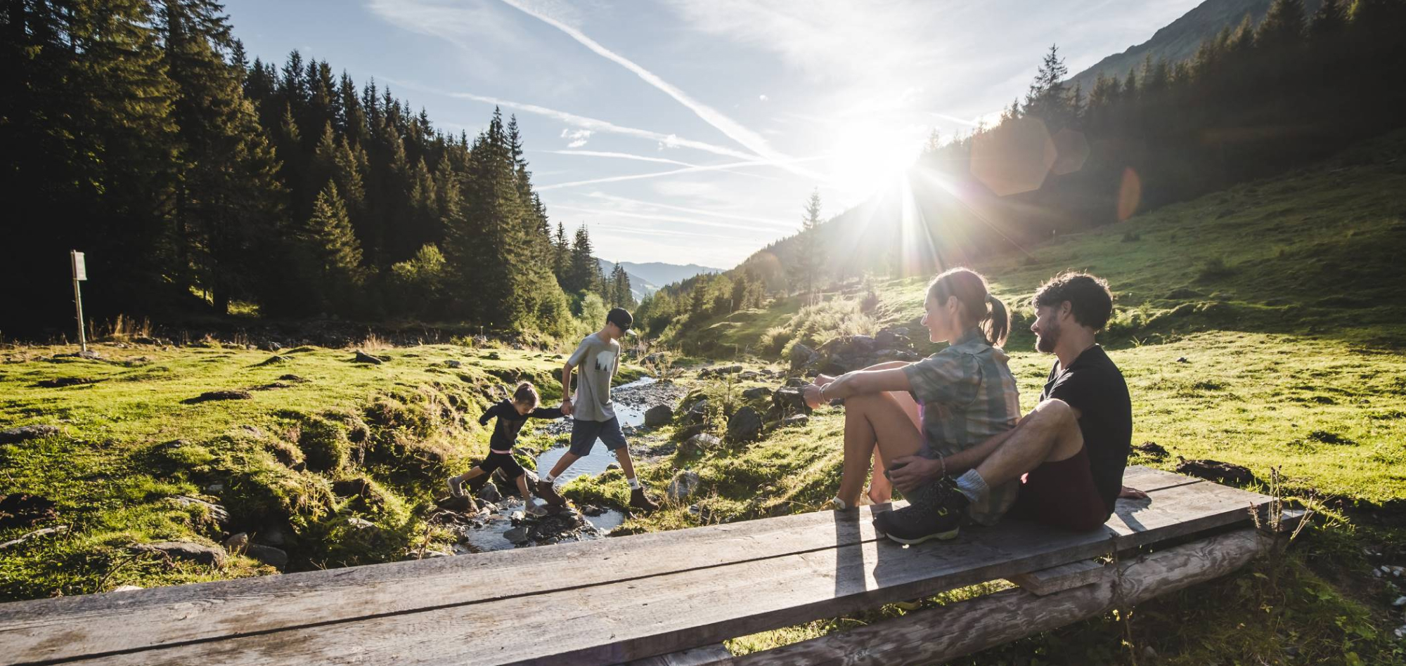  Wanderung mit der Familie in Saalbach, Österreich © saalbach.com, Mia Knoll